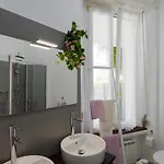 בית נופש Your Dream On Maggiore: Historic House E Private Jacuzzi