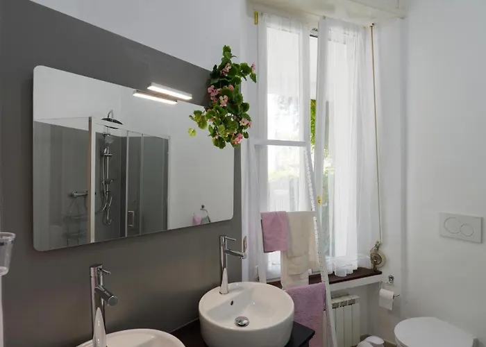 Nyaraló Your Dream On Maggiore: Historic House E Private Jacuzzi