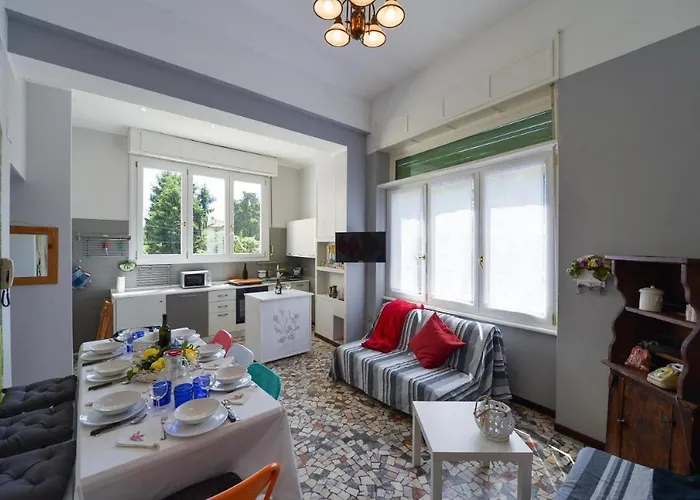 펜션 Your Dream On Maggiore: Historic House E Private Jacuzzi *