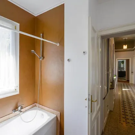 Ferienhaus Your Dream On Maggiore: Historic House E Private Jacuzzi *