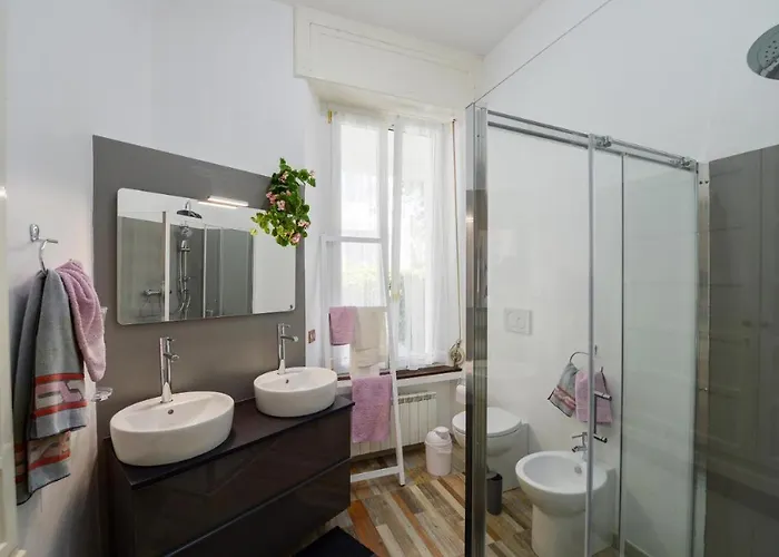 Your Dream On Maggiore: Historic House E Private Jacuzzi Holiday home Stresa