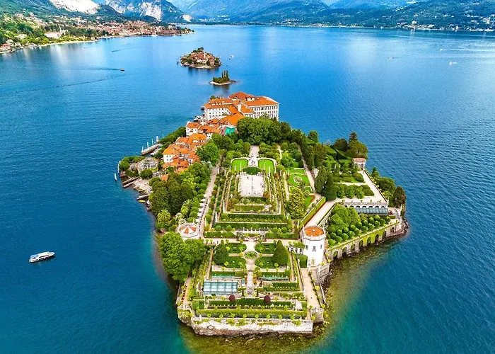 Your Dream On Maggiore: Historic House E Private Jacuzzi Holiday home *